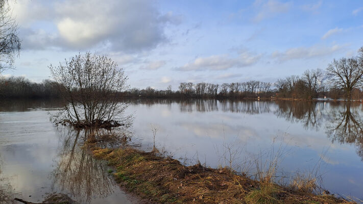 Němčice, 27.12.2023
Zimní záplava z mostu.
Klíčová slova: Němčice Labe povodeň