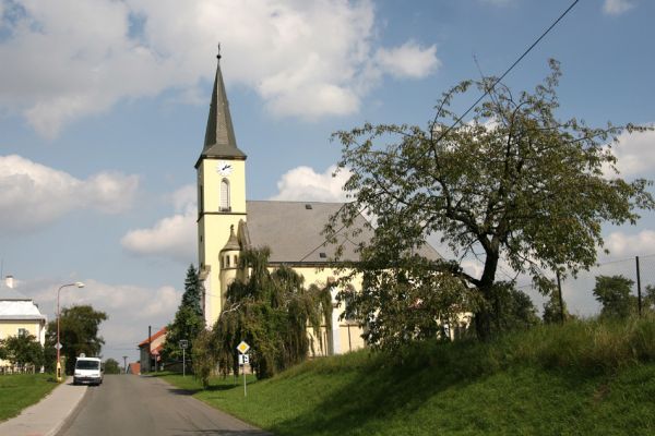 Dohaličky, 16.9.2011
Třešeň u kostela.
Klíčová slova: Dohalice Dohaličky kostel Anthaxia candens