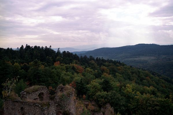 Zborov, 2.10.2004
Pohled z hraduu Zborov na Ostrú Hôrku.


Klíčová slova: Zborov hrad Ostrá Hôrka