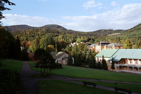 Bardejov, 30.9.2004
Bardejovské Kúpele, v pozadí Stebnická Magura.
Klíčová slova: Bardejov Bardejovské Kúpele Stebnická Magura