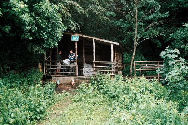 Petrič, pohoří Belasica, 7.6.2006
Chata - místo nálezu samečka druhu Dima orientalis.
Klíčová slova: Petrič Belasica chatová osada Dima orientalis Klícha Kylies