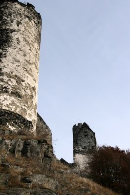 Bezděz, 19.10.2008
Hrad Bezděz. Svah porostlý kavylem.



Klíčová slova: Bezděz hrad Velký Bezděz