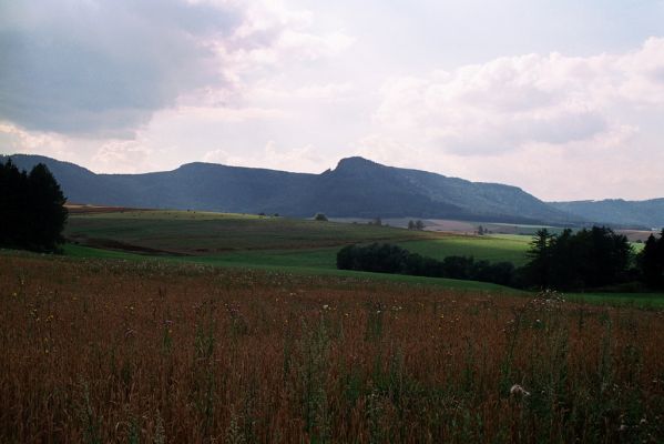 Božanov, 15.8.2004
Broumovské stěny. Božanovský Špičák a Koruna od Studené Vody.



Klíčová slova: Božanov Broumovské stěny Božanovský Špičák Koruna