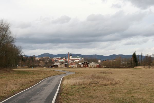 Broumov, 9.2.2016
Broumov a Javoří hory od meandrů Stěnavy.
Klíčová slova: Broumov Javoří hory