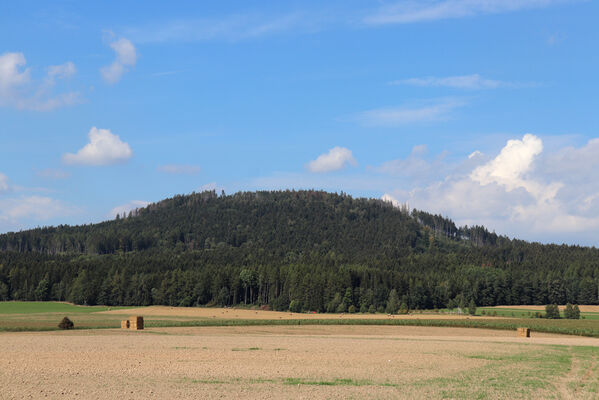 Žďár nad Metuji, 7.9.2022
Ostaš od Žďáru.
Keywords: Žďár nad Metují Ostaš