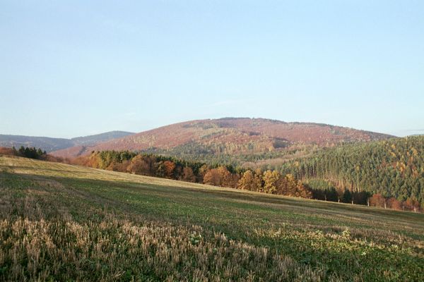 Brumov-Bylnice, 3.11.2003
Pohled na vrch Matka od Brumova.
Schlüsselwörter: Bílé Karpaty Brumov-Bylnice Matka