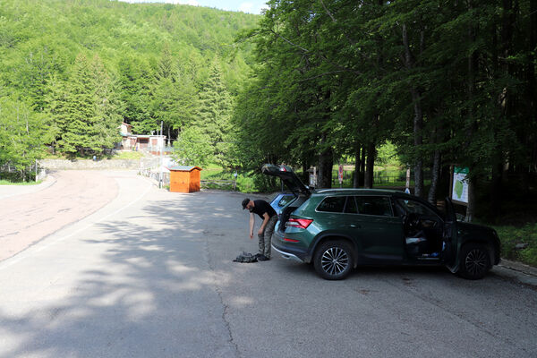 Lizzano in Belvedere, 16.6.2023
Parco Regionalle Corno alle Scale, parkoviště u Rifugio Cavone.
Klíčová slova: Emilia-Romagna Lizzano in Belvedere Parco Regionalle Corno alle Scale Cavone Rio Piano Corno alle Scale Dušánek