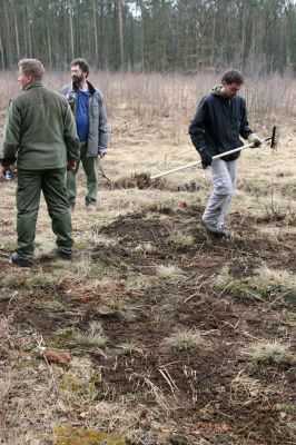 Čeperka - elektrovody, 19.3.2011
Předjarní brigáda zaměřená na prořezání březového náletu a rozvolnění písčin. Vyřezáno a rozvolněno...
Klíčová slova: Čeperka elektrovody Kopecký Mikát Pelikán Kormoš