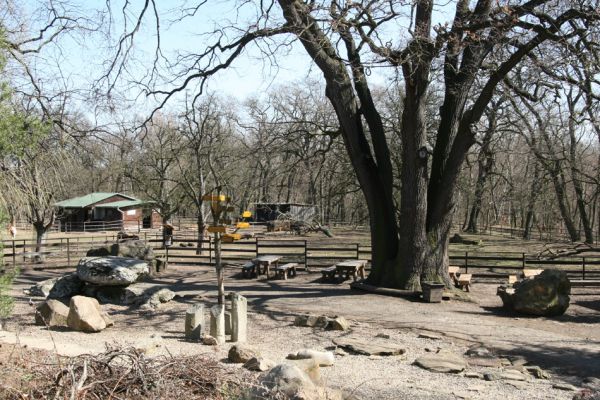 Chomutov, 26.3.2012
Centrální část Zooparku.
Klíčová slova: Krušné hory Chomutov Zoopark