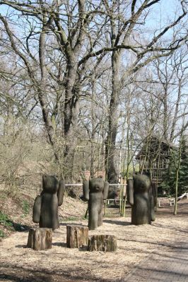 Chomutov, 26.3.2012
Zoopark u medvědího areálu.
Klíčová slova: Krušné hory Chomutov Zoopark