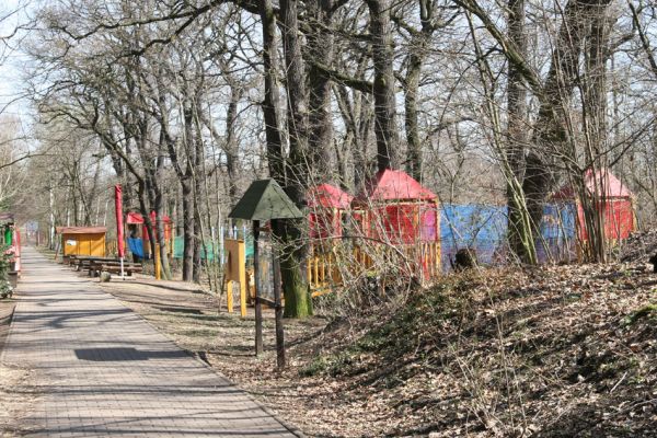 Chomutov, 26.3.2012
Dětský areál v Zooparku.
Klíčová slova: Krušné hory Chomutov Zoopark