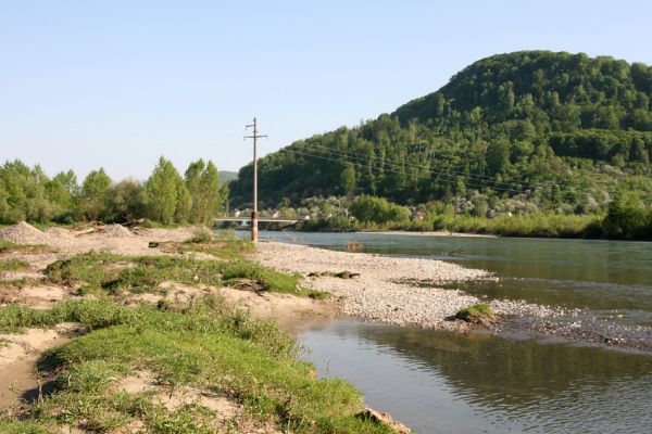 Chust - řeka Tisa, 28.4.2009
Štěrkové a písčité náplavy Tisy, v pozadí most do obce Kriva.
Schlüsselwörter: Chust Kriva Tisa