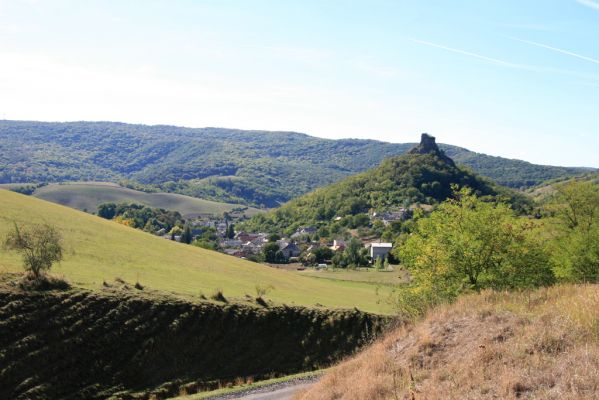 Hajnáčka, 28.9.2012
Cerová vrchovina - vrch Zaboda. Pohled na Hajnáčku od severovýchodu. 
Mots-clés: Hajnáčka Cerová vrchovina