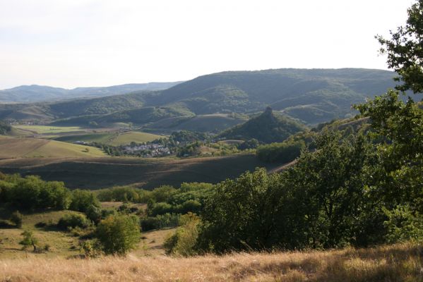 Hajnáčka, 28.9.2012
Cerová vrchovina - vrch Zaboda. Pohled přes Hajnáčku na Pohanský hrad.
Mots-clés: Hajnáčka Cerová vrchovina vrch Zaboda