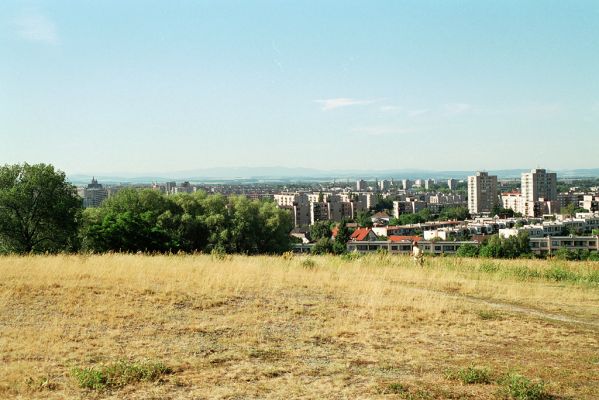 Hradec Králové, 11.8.2005
Nový Hradec Králové, Kluky. Pohled na město. 


Klíčová slova: Nový Hradec Králové Kluky