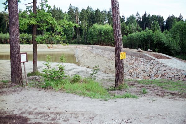 Hradec Králové, 4.7.2004
Cesta myslivců. Kabrňáci, napřed vše v okolí odvodnit a pak vyfasovat prachy na retenční nádrž...



Schlüsselwörter: Hradec Králové Císařská studánka Cesta myslivců