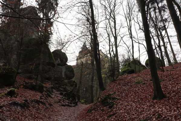 Hrubá Skála, 18.11.2020
Zámek Hrubá Skála.
Schlüsselwörter: Hrubá Skála zámek