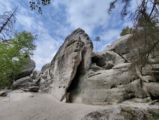Žďár nad Metují, 6.5.2025
Kočičí skály, Kočičí hrad.
Klíčová slova: Žďár nad Metují vrch Ostaš Kočičí skály