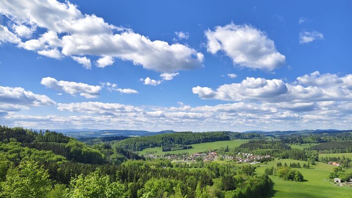 Machov, 9.5.2025
Nad Borem. Pohled na Machov.
Klíčová slova: Machov Nad Borem