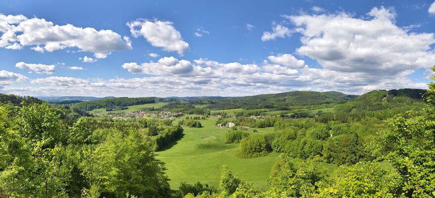 Machov, 9.5.2025
Nad Borem. Pohled na Machov.
Klíčová slova: Machov Nad Borem