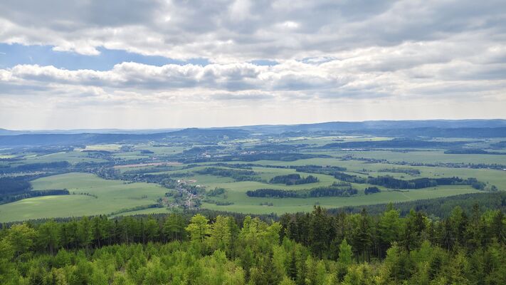 Meziměstí, Ruprechtice, 12.5.2025
Ruprechtický Špičák - pohled na Meziměstí.
Klíčová slova: Meziměstí Ruprechtice Javoří hory Ruprechtický Špičák