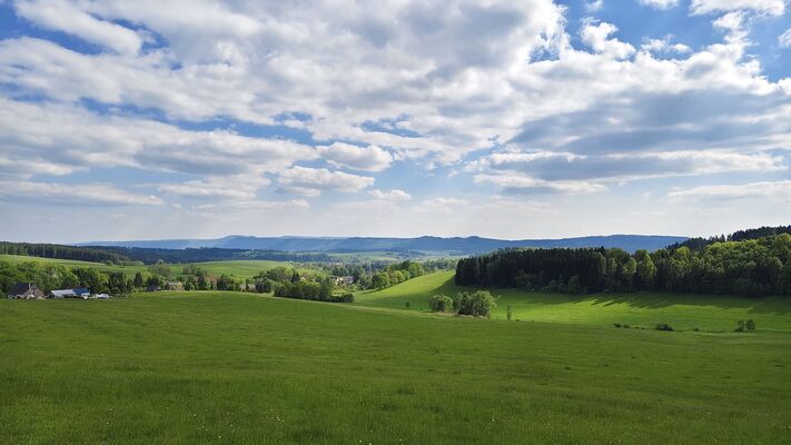 Meziměstí, Ruprechtice, 12.5.2025
Ruprechtice - pohled na Broumovsko.
Klíčová slova: Meziměstí Ruprechtice Javoří hory Ruprechtický Špičák