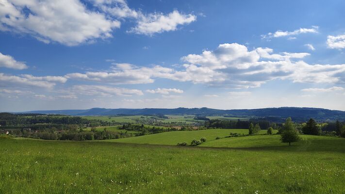 Meziměstí, Ruprechtice, 12.5.2025
Ruprechtice - pohled na Broumovsko.
Klíčová slova: Meziměstí Ruprechtice Javoří hory Ruprechtický Špičák