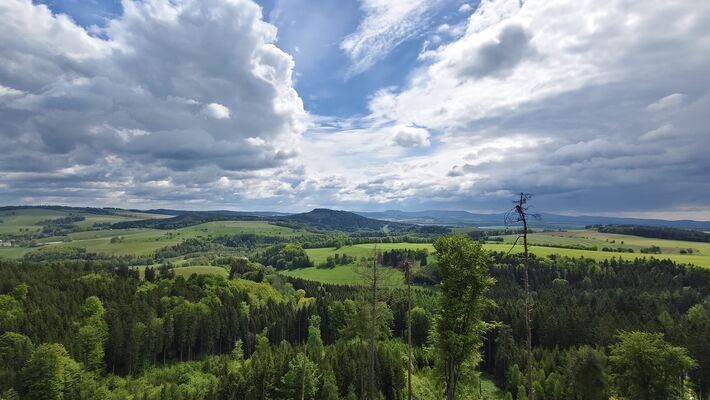 Teplice nad Metují, 17.5.2025
Ostaš z Jiráskových skal.
Klíčová slova: Teplice nad Metují Jiráskovy skály Ostaš