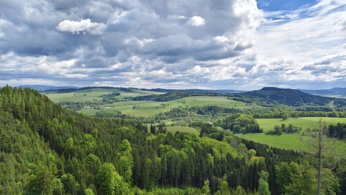 Teplice nad Metují, 17.5.2025
Hejda a Ostaš z Jiráskových skal.
Klíčová slova: Teplice nad Metují Jiráskovy skály