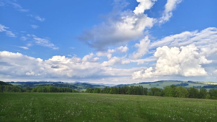 Teplice nad Metují, 20.5.2025
Javoří hory od Jiráskových skal.
Klíčová slova: Teplice nad Metují Jiráskovy skály
