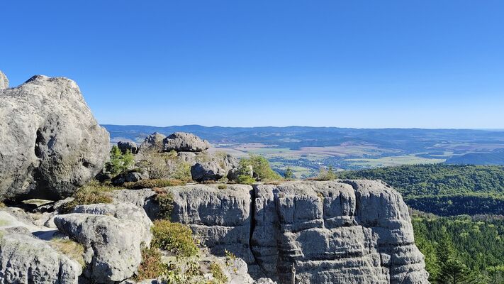 Karlów, 20.9.2025
Velká Hejšovina, jižní terasy.
Keywords: Karlów Stolové hory Góry Stołowe Velká Hejšovina Szczeliniec Wielki