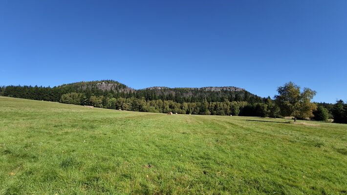 Karlów, 20.9.2025
Pustelnik. Malá a Velká Hejšovina.
Klíčová slova: Karlów Stolové hory Góry Stołowe Velká Hejšovina Szczeliniec Wielki