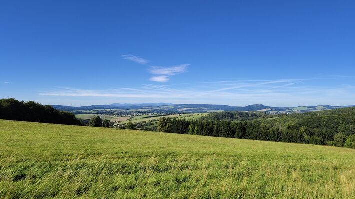 Machov, 20.9.2025
Bukovina, pohled na Krkonoše a Ostaš.
Klíčová slova: Machov Broumovsko Bukovina Krkonoše Ostaš