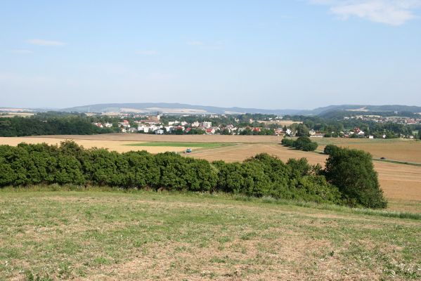 Častolovice - vrch Strýc, 26.7.2008
Pohled z vrcholu Strýce na město Častolovice.
Klíčová slova: Častolovice vrch Strýc