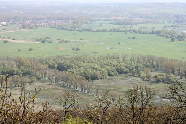 Ipeľské Predmostie, 13.4.2016
Vrch Drienok - pohled na Ryžovisko.
Schlüsselwörter: Ipeľské Predmostie Ryžovisko vrch Drienok