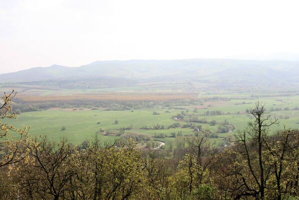 Ipeľské Predmostie, 13.4.2016
Vrch Drienok - pohled na Ryžovisko.
Schlüsselwörter: Ipeľské Predmostie Ryžovisko vrch Drienok