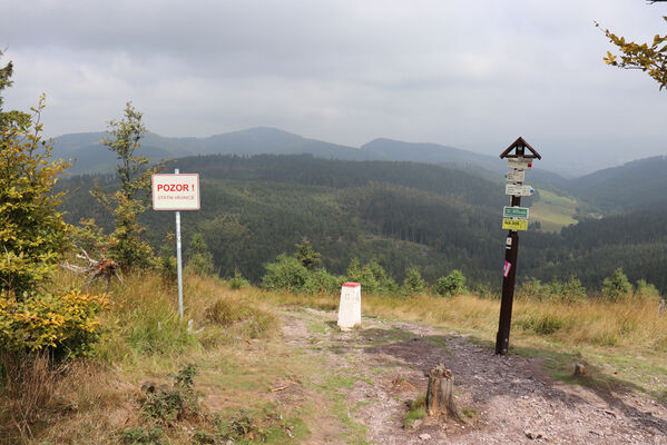 Ruprechtice, 25.8.2022
Ruprechtický Špičák - pohled na Turzynu a Jeleniec.
Klíčová slova: Javoří hory