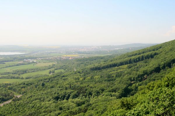 Horní Jiřetín, Jezeří, Jezerka, 13.5.2008
Pohled z Jezerky k jihu na svahy Jedlové a Vysokou Pec.
Klíčová slova: Krušné hory Horní Jiřetín Jezeří Jezerka Vysoká Pec Jedlová