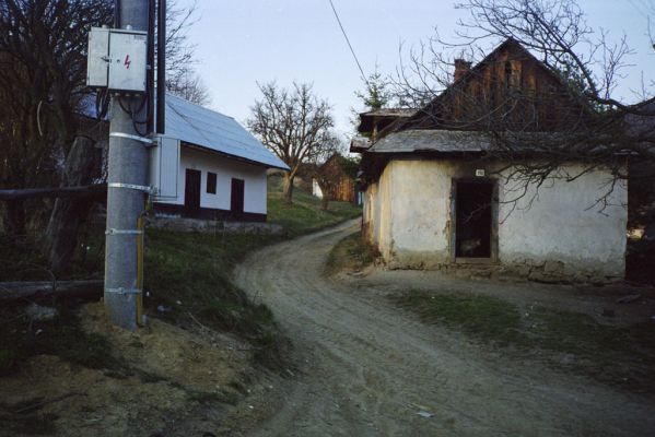 Hodruša-Hámre, 31.3.2002
Osada Vrchy.


Keywords: Hodruša-Hámre Vrchy