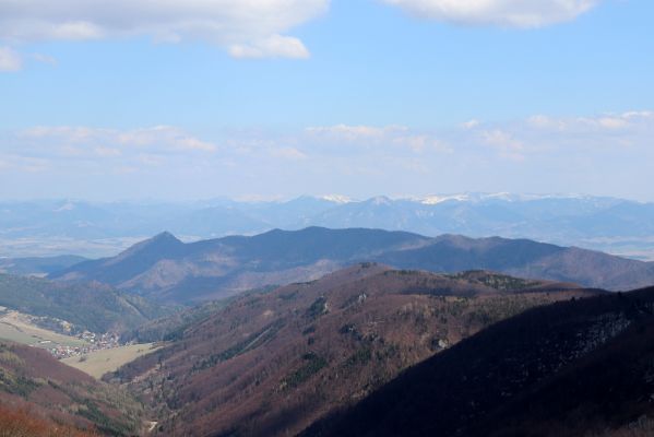 Kľačno, 8.4.2019
Malá Fatra, pohled z vrchu Reváň na východ.
Klíčová slova: Kľačno vrch Reváň