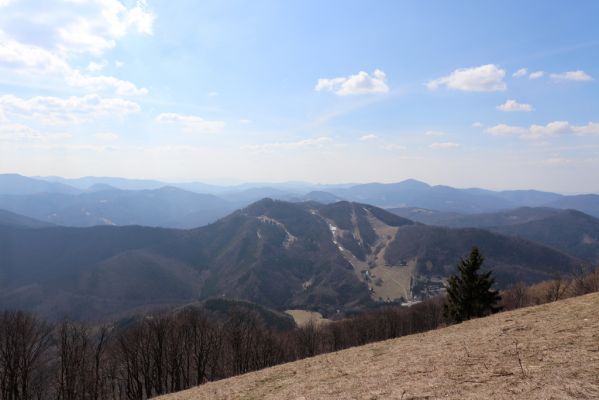 Kľačno, 8.4.2019
Malá Fatra, pohled z vrchu Reváň na Fačkovské sedlo.
Mots-clés: Kľačno vrch Reváň Fačkovské sedlo