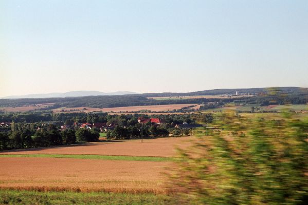 Dvůr Králové nad Labem, 30.7.2004
Pohled od Žirče na Kocbeře.
Schlüsselwörter: Dvůr Králové nad Labem Kocbeře Žireč