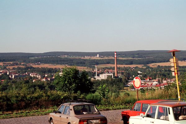 Dvůr Králové nad Labem, 30.7.2004
Pohled od nádraží na Kocbeře.
Klíčová slova: Dvůr Králové nad Labem Kocbeře