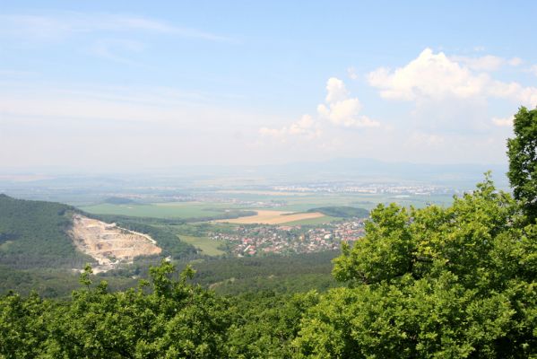 Klátova Nová Ves, 21.5.2016
Tríbeč, vrch Kozlica. Pohled na obec Krnču.
Klíčová slova: Klátova Nová Ves Tríbeč vrch Kozlica Tábor Krnča