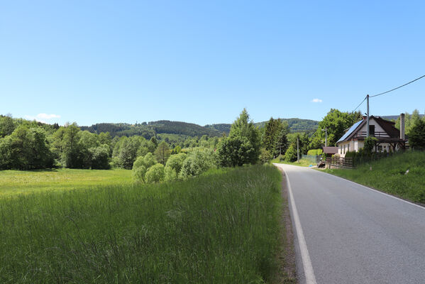 Bernartice, Křenov, 2.6.2022
Pohled z východní části Křenova na Stachelberg.
Schlüsselwörter: Bernartice Křenov řeka Ličná