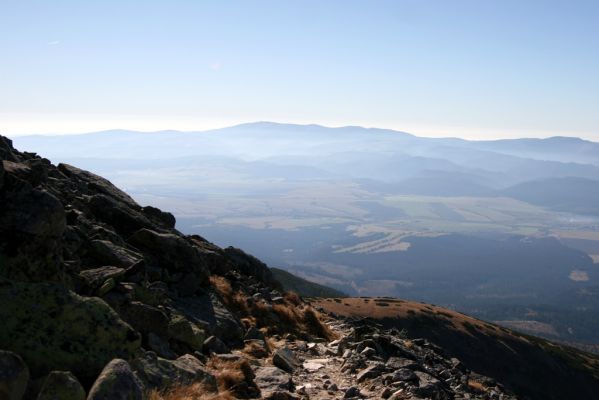 Vysoké Tatry, Kriváň, 22.10.2012
Pohled z jižního svahu Malého Kriváně na Podtatranskou kotlinu a Kráľovu hoľu
Klíčová slova: Vysoké Tatry Malý Kriváň Podtatranská kotlina Kráľova hoľa