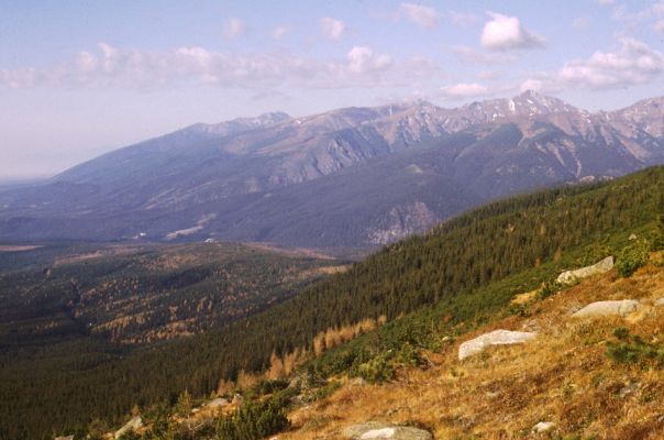 Vysoké Tatry, Kriváň, 26.10.1989
Predný Handel. Pohled z Jámy na Západní Tatry.
Klíčová slova: Vysoké Tatry Kriváň Predný Handel vrch Jáma Západní Tatry
