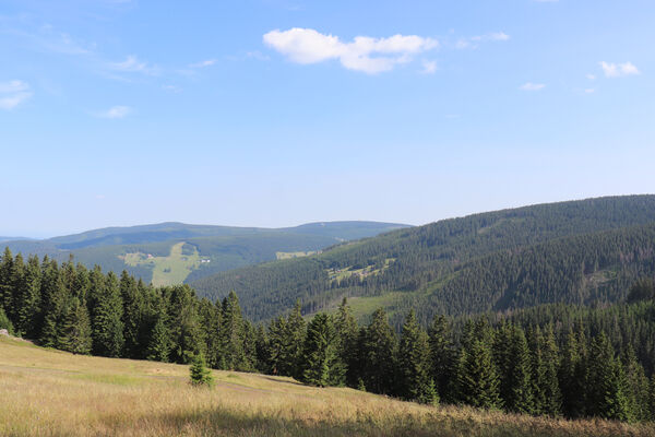 Pec pod Sněžkou, 11.7.2023
Liščí hora, Černá hora a Světlá od Richtrových bud.
Mots-clés: Krkonoše Pec pod Sněžkou Richtrovy boudy Liščí hora Černá hora Světlá