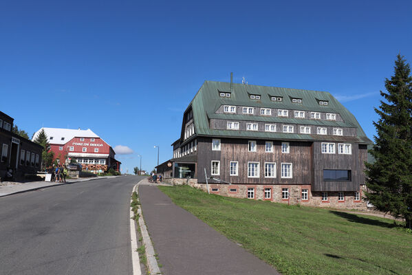 Malá Úpa, 29.8.2022
Horní Malá Úpa, pivovar Trautenberk a Pomezní Bouda.
Klíčová slova: Krkonoše Horní Malá Úpa Trautenberk Pomezní bouda