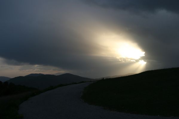 Kruševo, 25.5.2014
Pohled na Makedonské hory z kopce nad Kruševem (Kruševo - sliva), od památníku hrdinům.
Keywords: Makedonie Kruševo